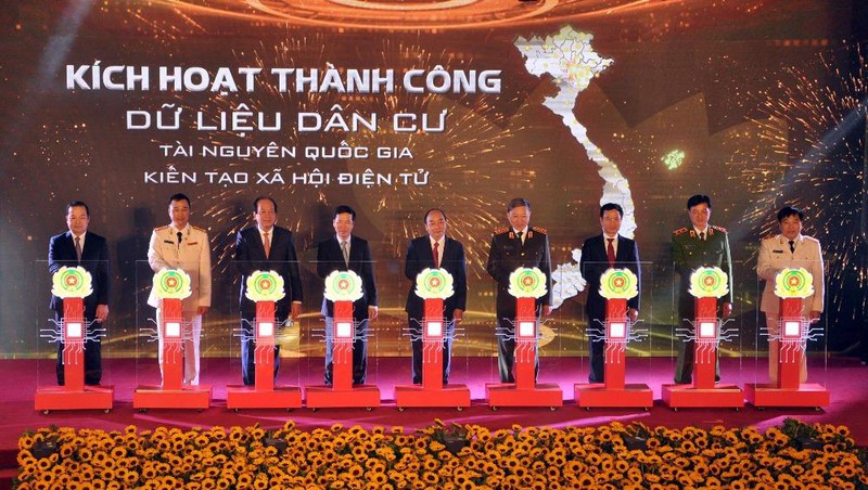 Khai trương hệ thống để công dân sử dụng “hồ sơ điện tử”, tiết kiệm gần 5.000 tỷ đồng