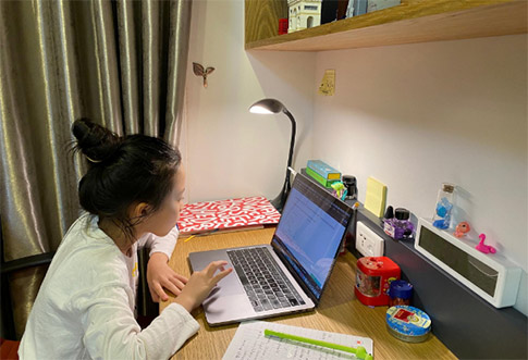 Học theo bài giảng trực tuyến