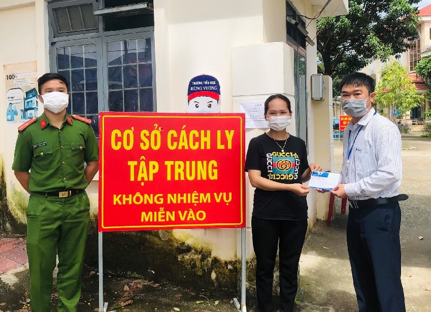 VNPT ủng hộ tuyến đầu chống dịch tại Kon Tum