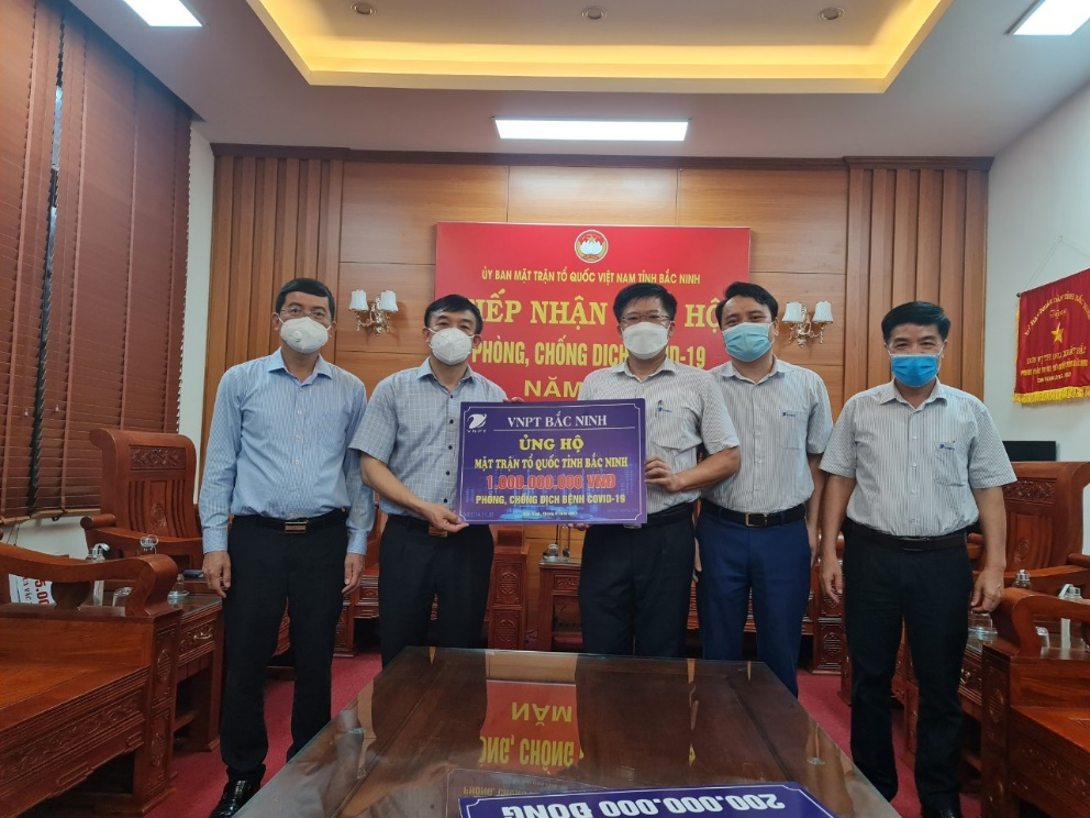 Tình người VNPT trong “bão” dịch COVID-19