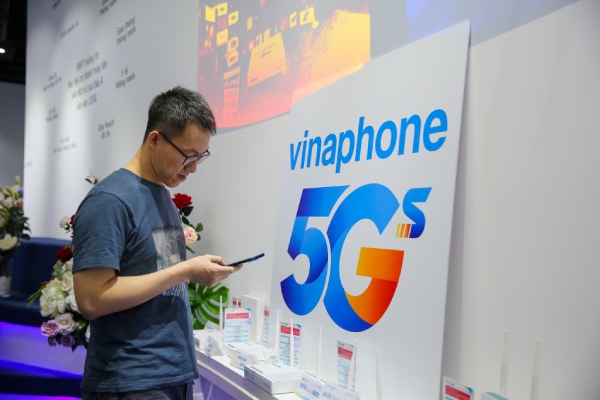 Khách hàng soạn tin nhắn để đăng ký 5G