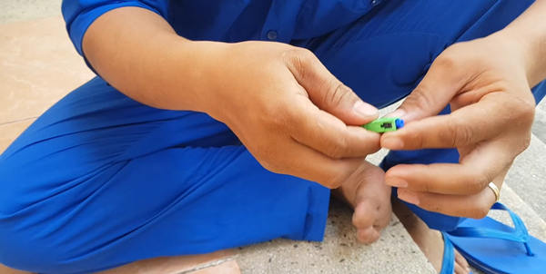 Lắp thêm đầu che chắn vào đầu nối