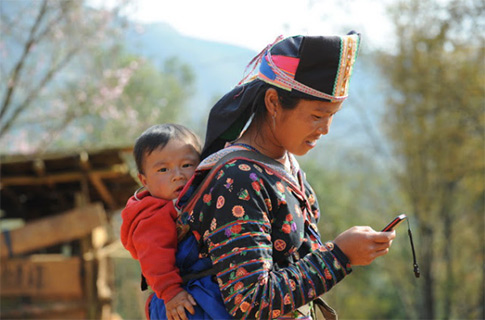 Mobile money tạo cơ hội cho người dân tiếp cận với những tiến bộ của khoa học công nghệ vào đời sống Mobile money tạo cơ hội cho người dân tiếp cận với những tiến bộ của khoa học công nghệ vào đời sống