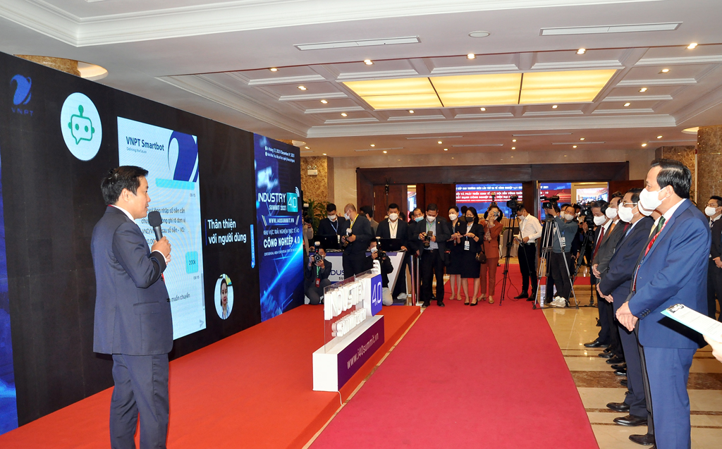 VNPT demonstrates many 4.0 technology models and products at Industry 4.0 Summit 2021