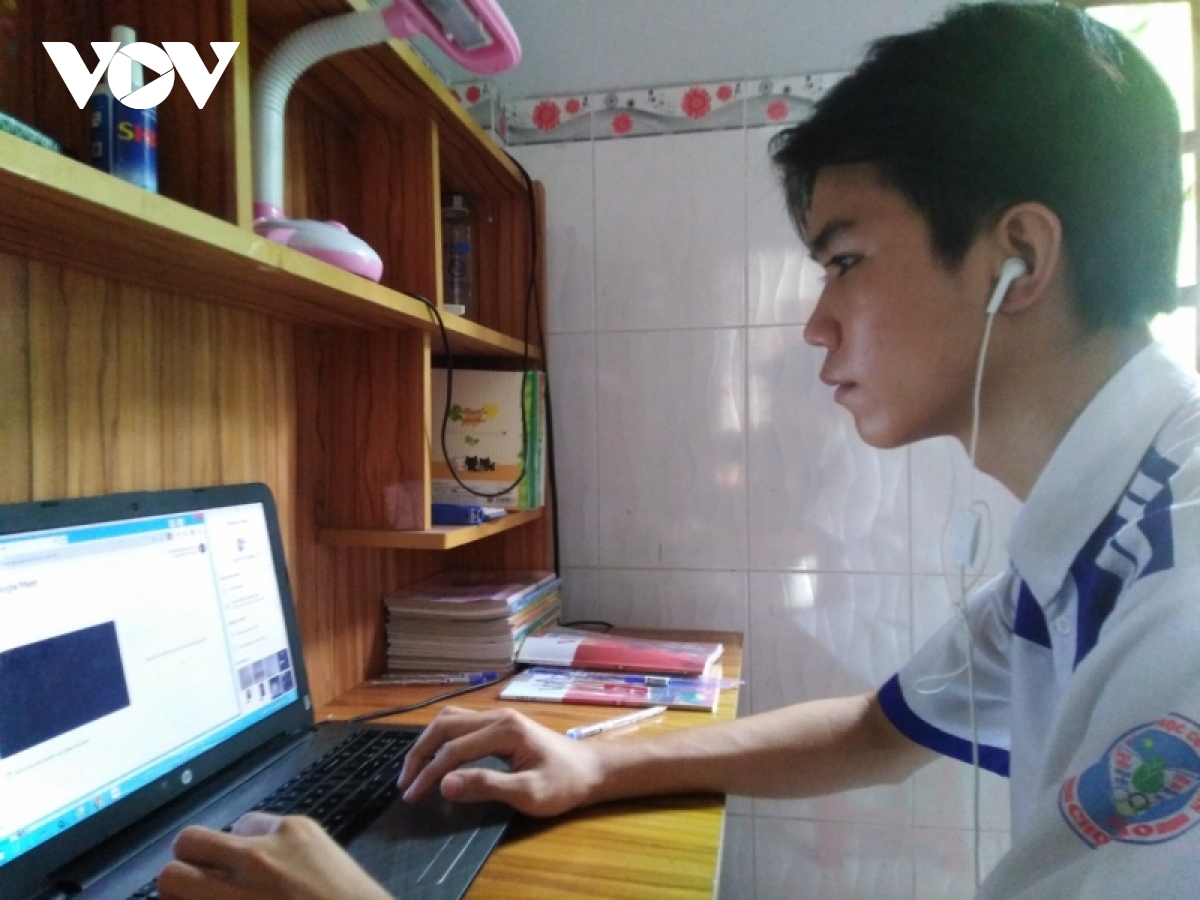 VNPT cùng các doanh nghiệp viễn thông hỗ trợ học sinh Tiền Giang học trực tuyến ổn định