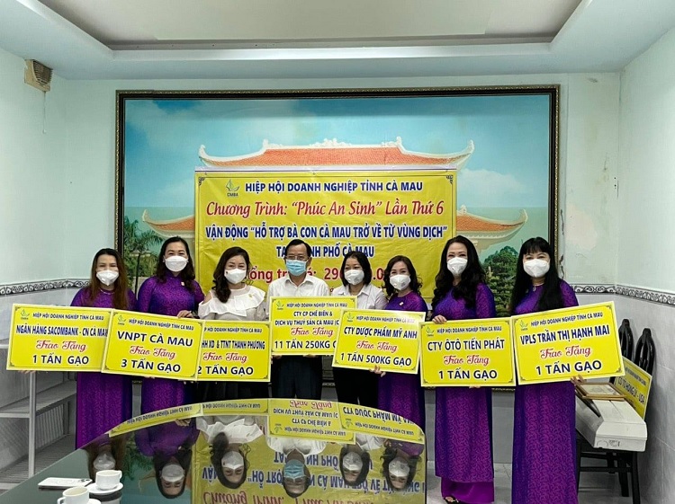 VNPT hỗ trợ 3 tấn gạo cho người dân Cà Mau trở về từ vùng dịch