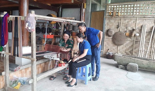 Tích cực đẩy mạnh ứng dụng chuyển đổi số ở vùng dân tộc, miền núi