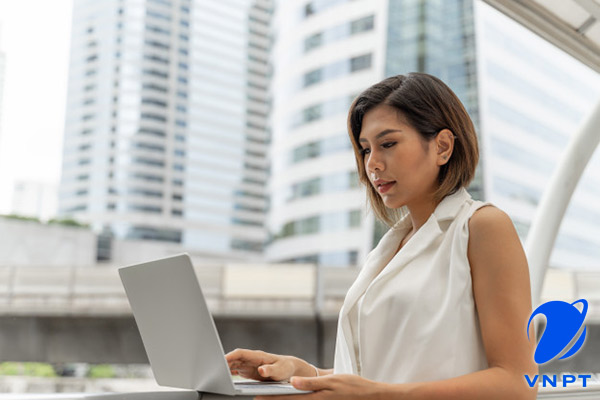 Bên cạnh việc dùng di động, khách hàng cũng có thể kiểm tra gói cước mình đang dùng trực tiếp trên website