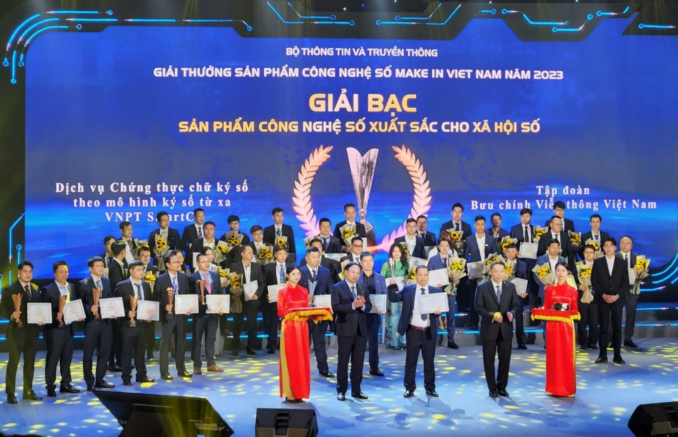 Six VNPT’s outstanding digital technology solutions honoured at Make-in-Vietnam 2023 Digital Technology Product Award