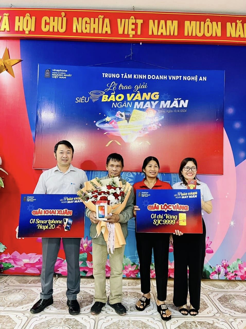 TTKD VNPT NGHỆ AN TRAO THƯỞNG CHƯƠNG TRÌNH “SIÊU BÃO VÀNG – NGÀN MAY MẮN”