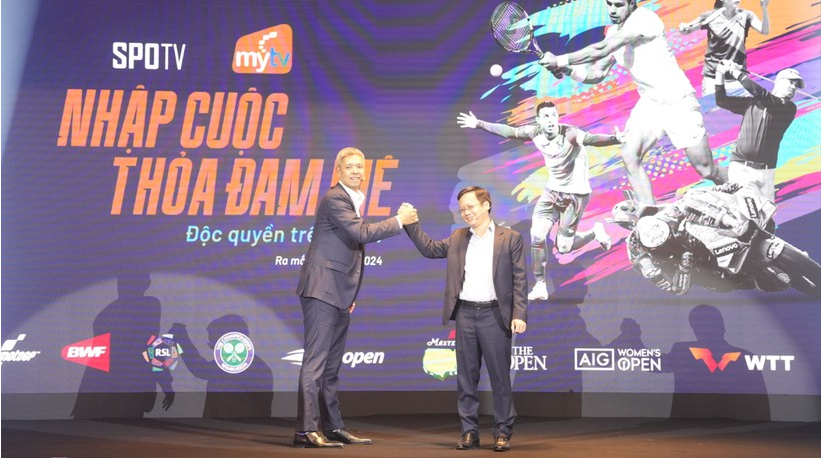 &Ocirc;ng Lee Choong Khay - Tổng Gi&aacute;m đốc SPOTV (tr&aacute;i) v&agrave; &ocirc;ng Nguyễn Sơn Hải (phải) - Ph&oacute; Tổng Gi&aacute;m đốc Tổng C&ocirc;ng ty truyền th&ocirc;ng VNPT-Media c&ocirc;ng bố việc hợp t&aacute;c.