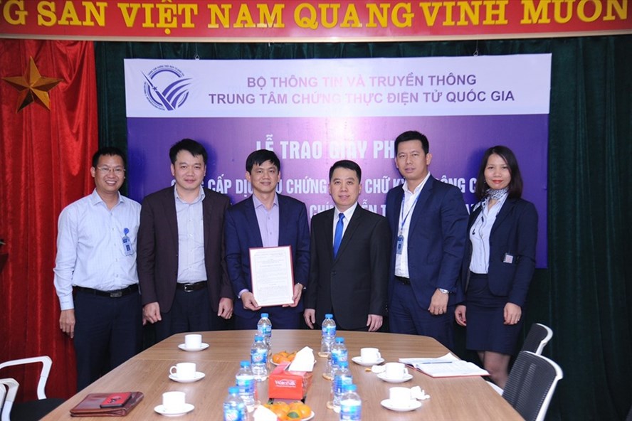 VNPT là nhà cung cấp đầu tiên được cấp Giấy phép dịch vụ Chứng thực chữ ký số công cộng