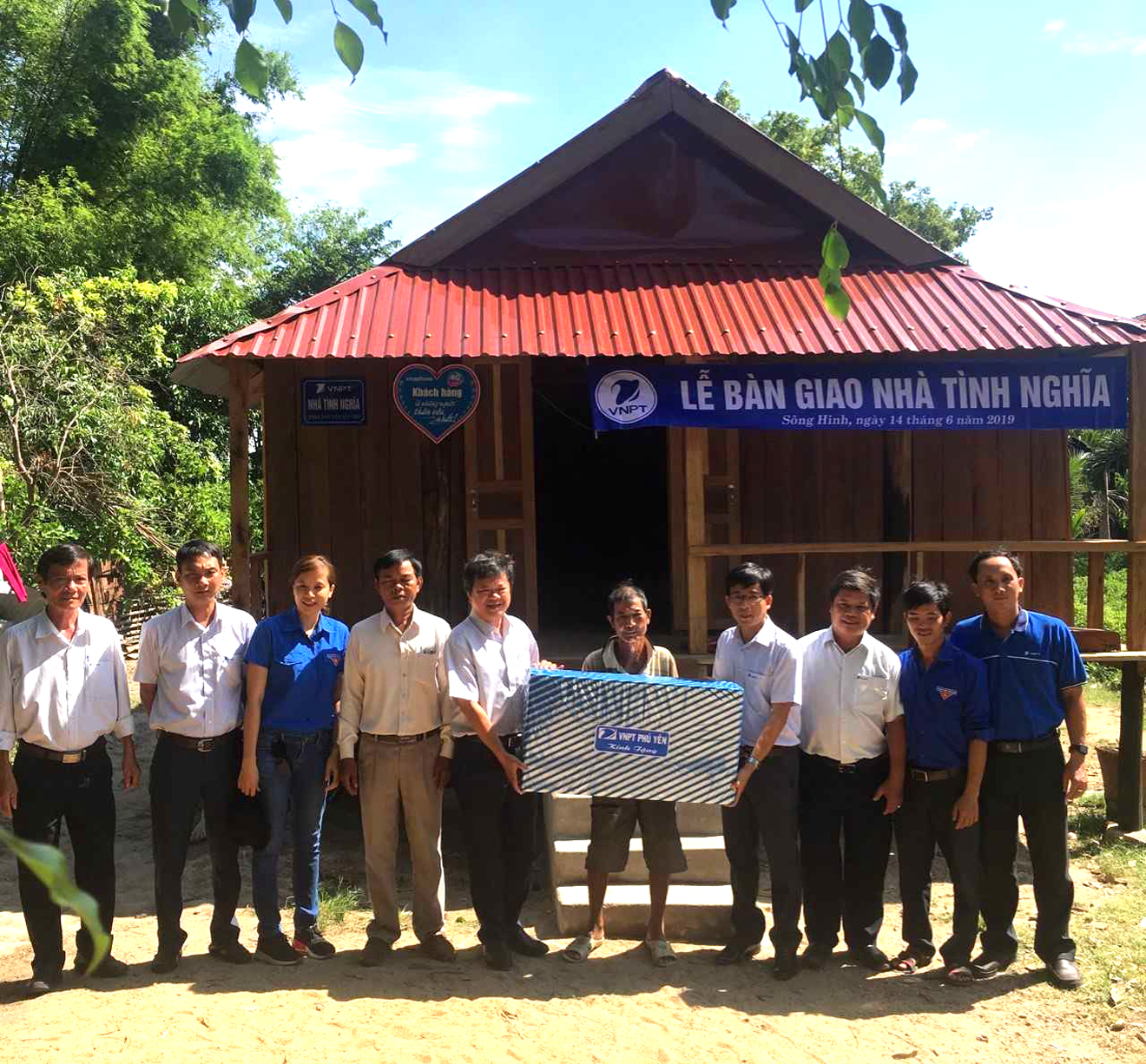 VNPT tặng nhà tình nghĩa cho hộ nghèo xã miền núi khó khăn tại Phú Yên