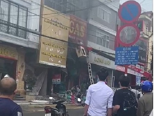 Tặng Bằng khen 3 cá nhân thuộc EVN và VNPT dũng cảm giải cứu người trong vụ cháy tại Sa Pa