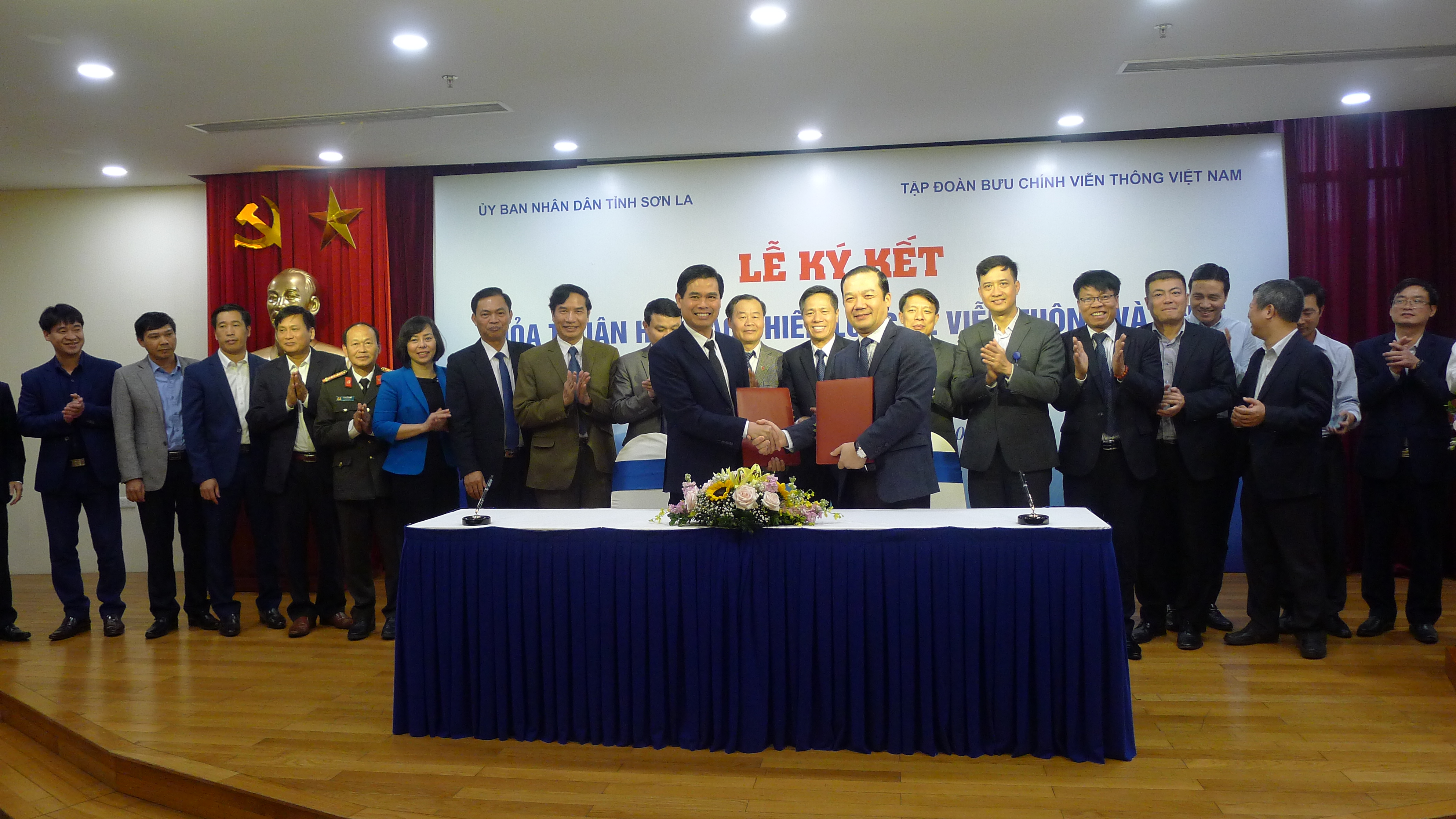 UBND tỉnh Sơn La và Tập đoàn VNPT ký kết hợp tác Viễn thông CNTT giai đoạn 2020-2025