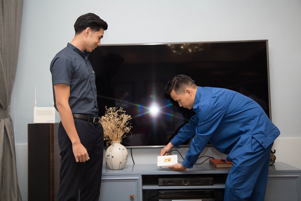 kỹ thuật VNPT lắp đặt internet tại nhà