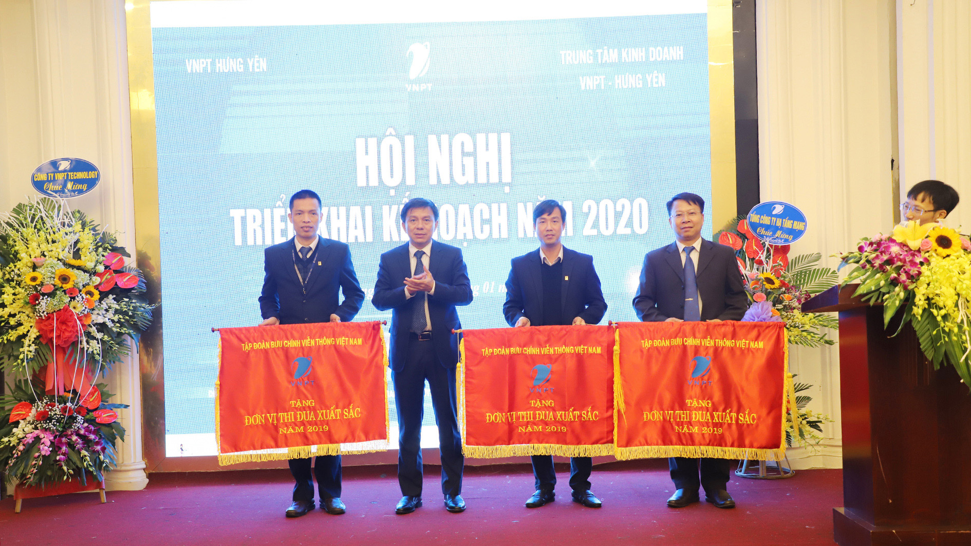 trao thưởng
