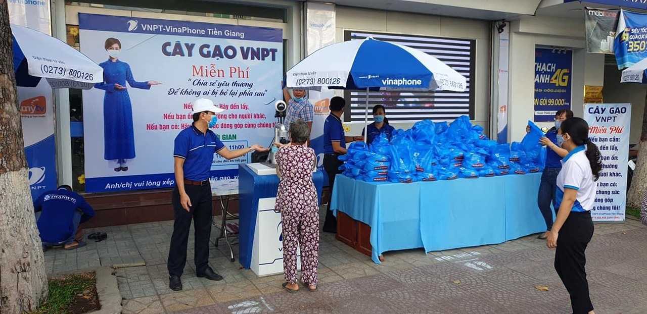 “Cây gạo - VNPT” cùng hỗ trợ bà con có hoàn cảnh khó khăn vượt qua mùa dịch Covid-19