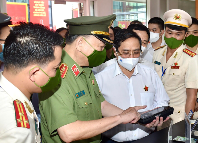 Tích hợp nhiều loại giấy tờ vào căn cước công dân gắn chíp