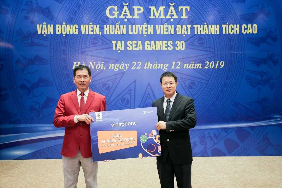VinaPhone chính thức trao quà tặng cho các vận động viên giành huy chương tại SEA Games 30