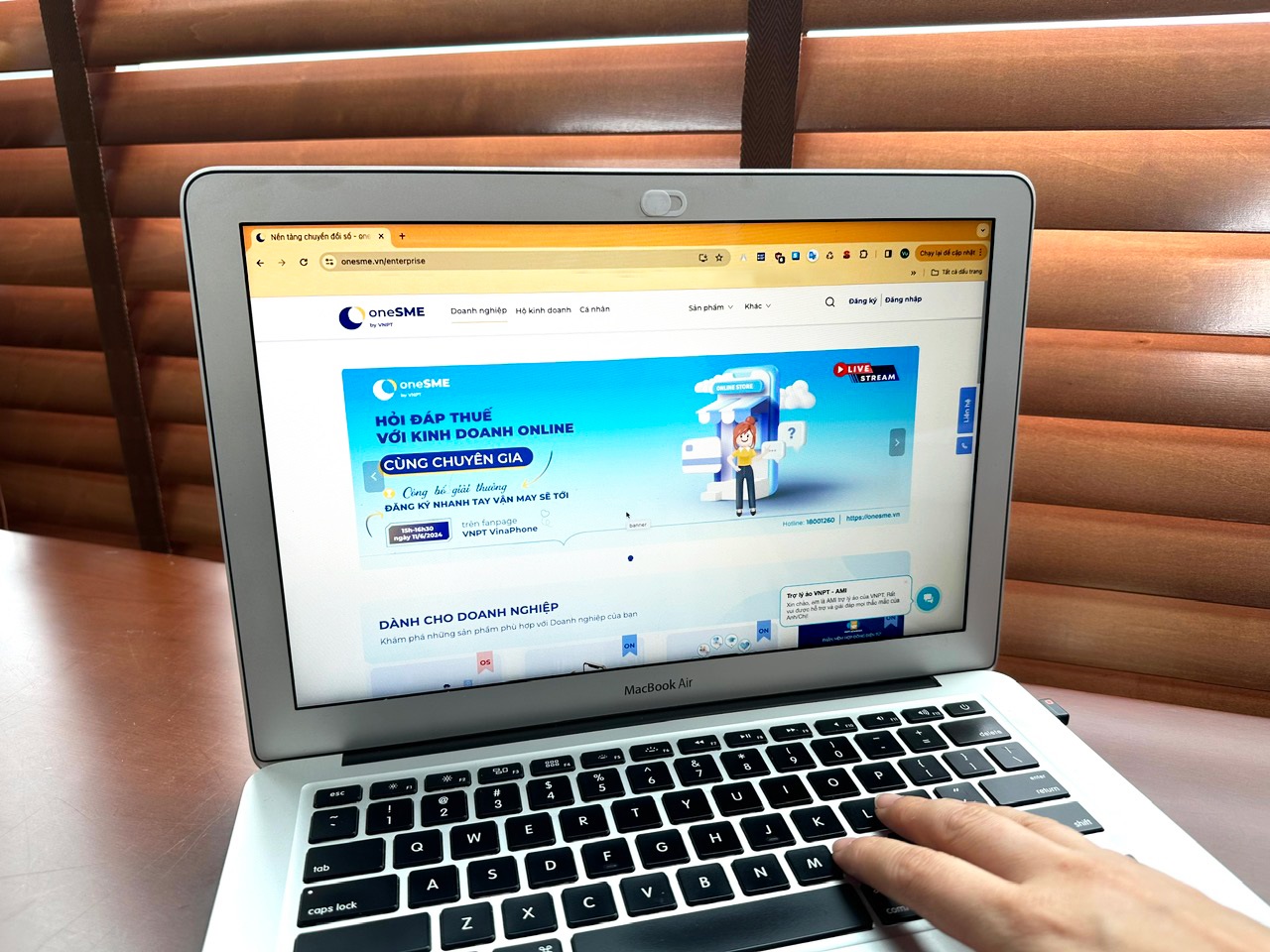 VNPT holds "Q&A on taxes and online business with experts"