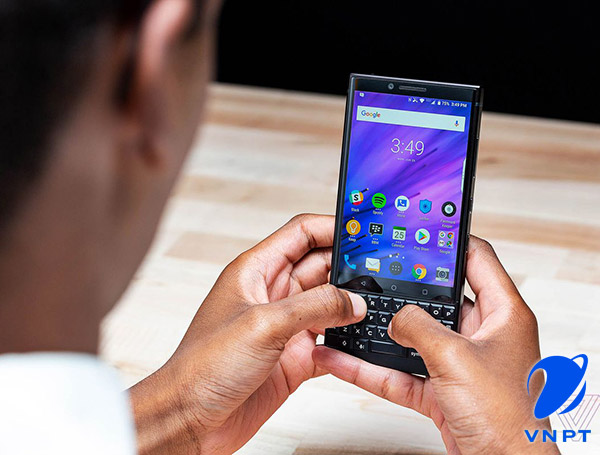 Điều kiện cơ bản nhất để dụng gói Blackberry VinaPhone là phải có điện thoại... Blackberry