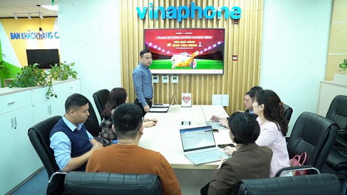 Công bố kết quả quay số trúng thưởng chương trình “Săn quà nóng - Cháy mùa bóng”