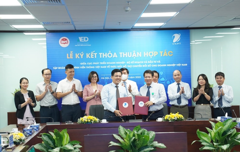 VNPT and Department of Business Development cooperate to promote digital transformation for Vietnamese enterprises
