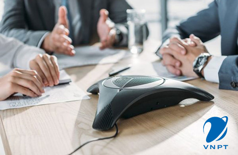 Thiết bị ghi âm dùng trong họp trực tuyến