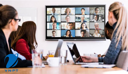 sử dụng hình thức hội nghị trực tuyến bằng video