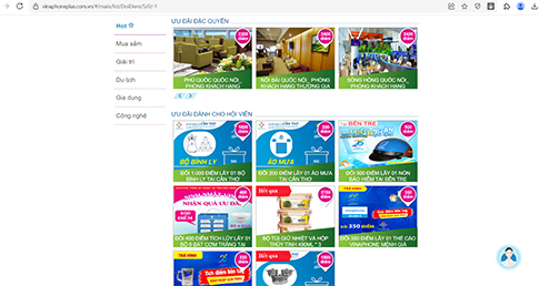 Một số phần quà hiện vật và voucher mà khách hàng có thể dùng điểm để đổi.