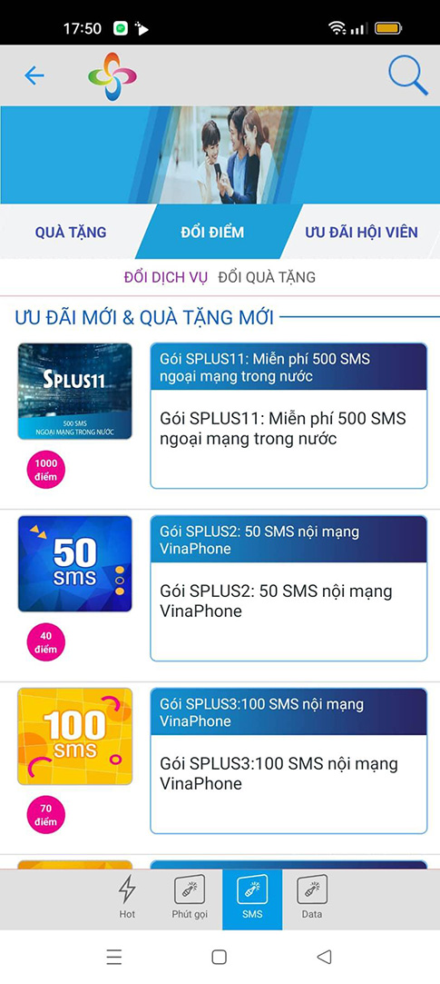 Chọn loại quà ở thanh công cụ phía dưới màn hình và ấn vào món quà muốn xem.