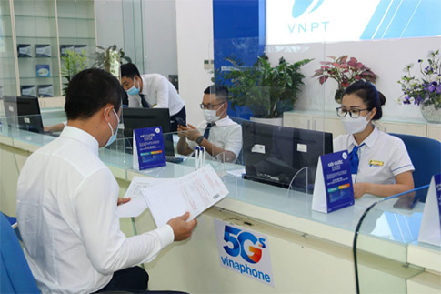 Khi có nhu cầu hủy dịch vụ VCloud, khách hàng liên hệ với AM để được hỗ trợ giải quyết Hủy dịch vụ Vcloud tại quầy