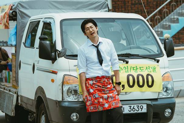 Ảnh có chứa phương tiện, Phương tiện đường bộ, văn bản, bánh xe

Nội dung do AI tạo ra có thể không chính xác.