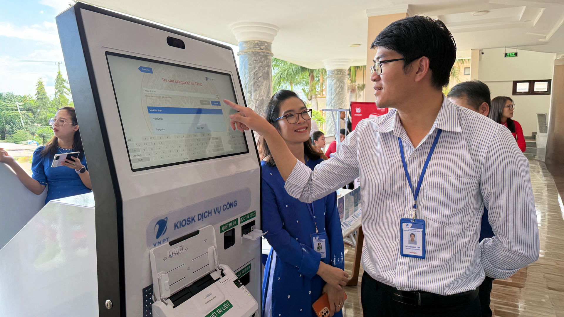 GIẢI PHÁP CÔNG NGHỆ KIOSK THÔNG MINH & KẾT NỐI CỔNG DỊCH VỤ CÔNG QUỐC GIA