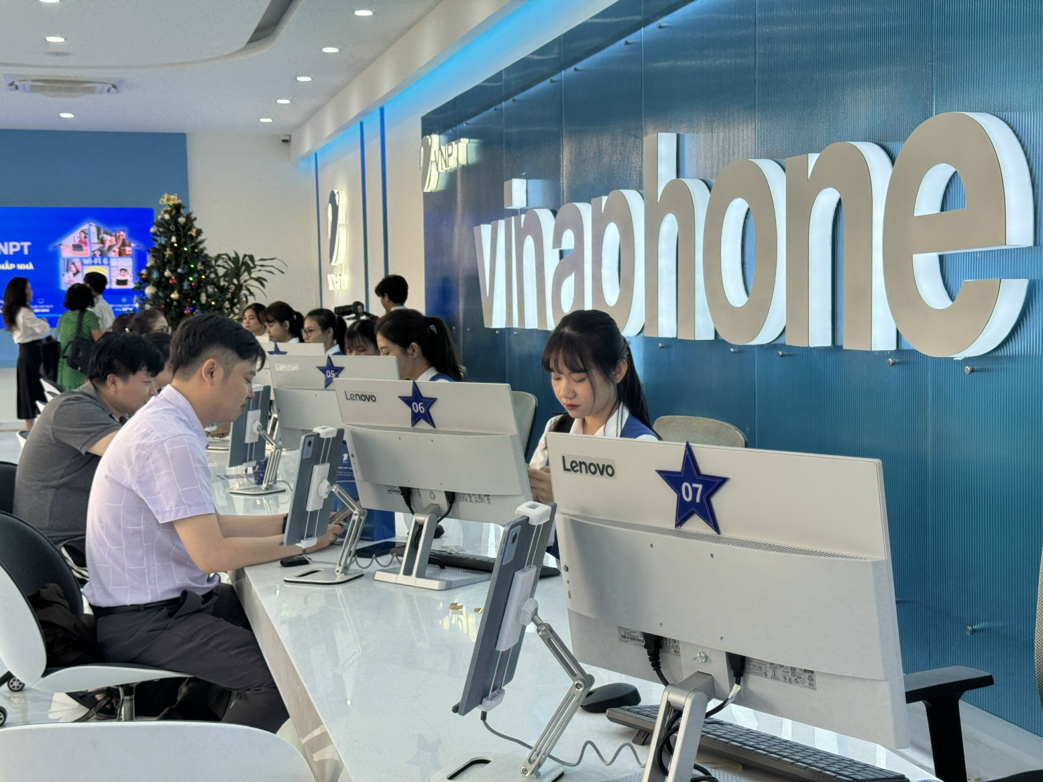 VNPT TP.HCM triển khai chuỗi điểm giao dịch số không giấy tờ, nâng tầm trải nghiệm khách hàng